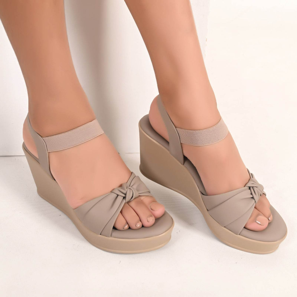 Lola Wedges